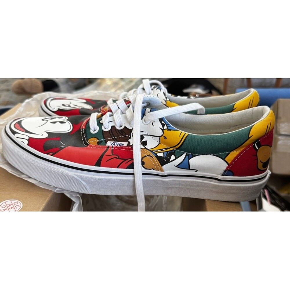 Vans x Disney Era Mickey and Friends Shoes Men 9.5 Women 11 NIB VN-0ZULGHF Rare